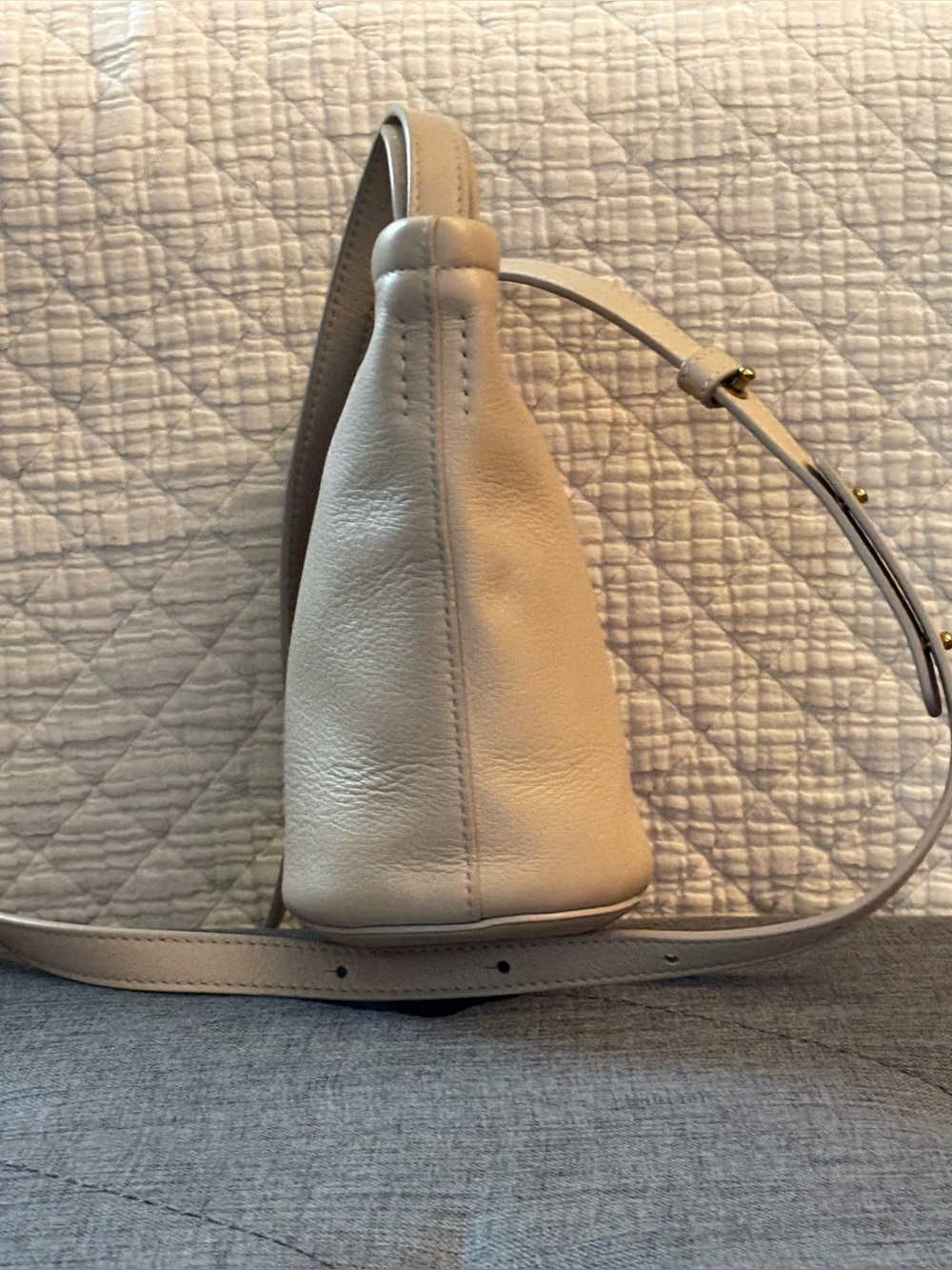 MANSUR GAVRIEL MINI ZIP BUCKET/CROSSBODY BAG AGLIO
in CAMEL - Picture 2 of 11